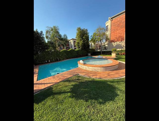 2 BEDROOM APARTMENT FOR SALE IN BRYANSTON